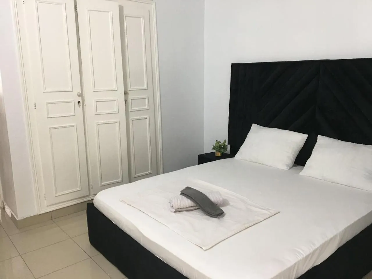 Apartment Appartement Meuble 3 Chambres Cite Mixta Dakar