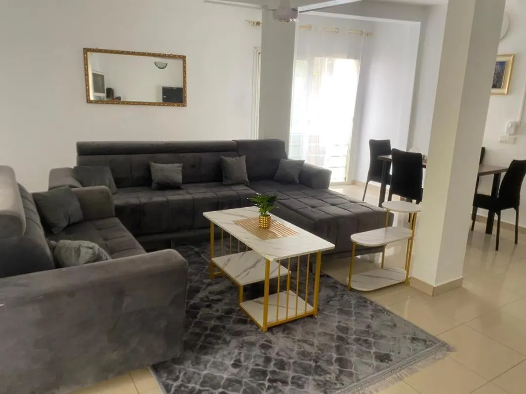 Appartement Meuble 3 Chambres Cite Mixta Dakar